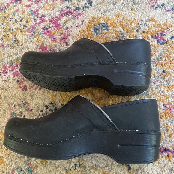 Dansko Professional Black Oiled Clog Women’s Size 38 or 7 - Picture 4 of 9